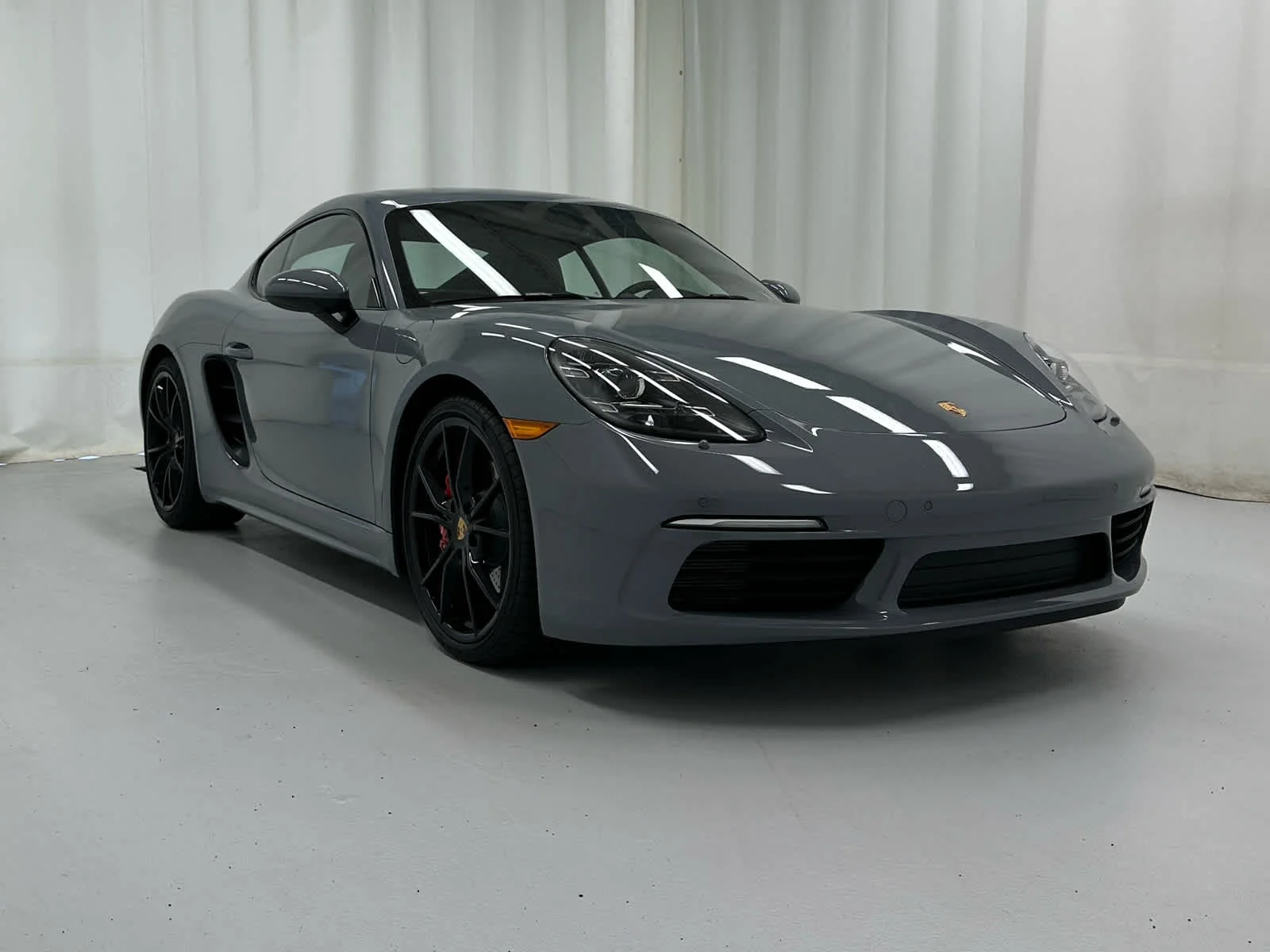 2025 Porsche 718 Cayman S's photo