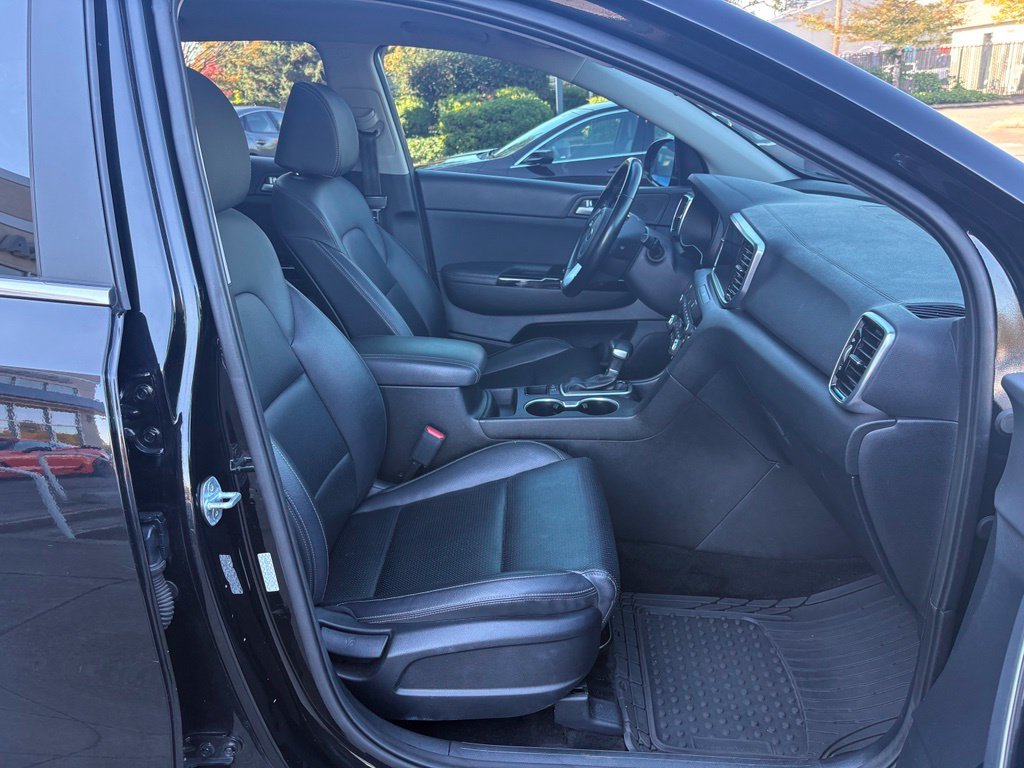 Used 2022 Black Cherry Kia EX image 24