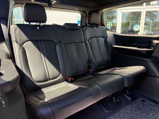 New 2026 High Gloss Black Exterior Paint Jeep Limited Reserve image 33