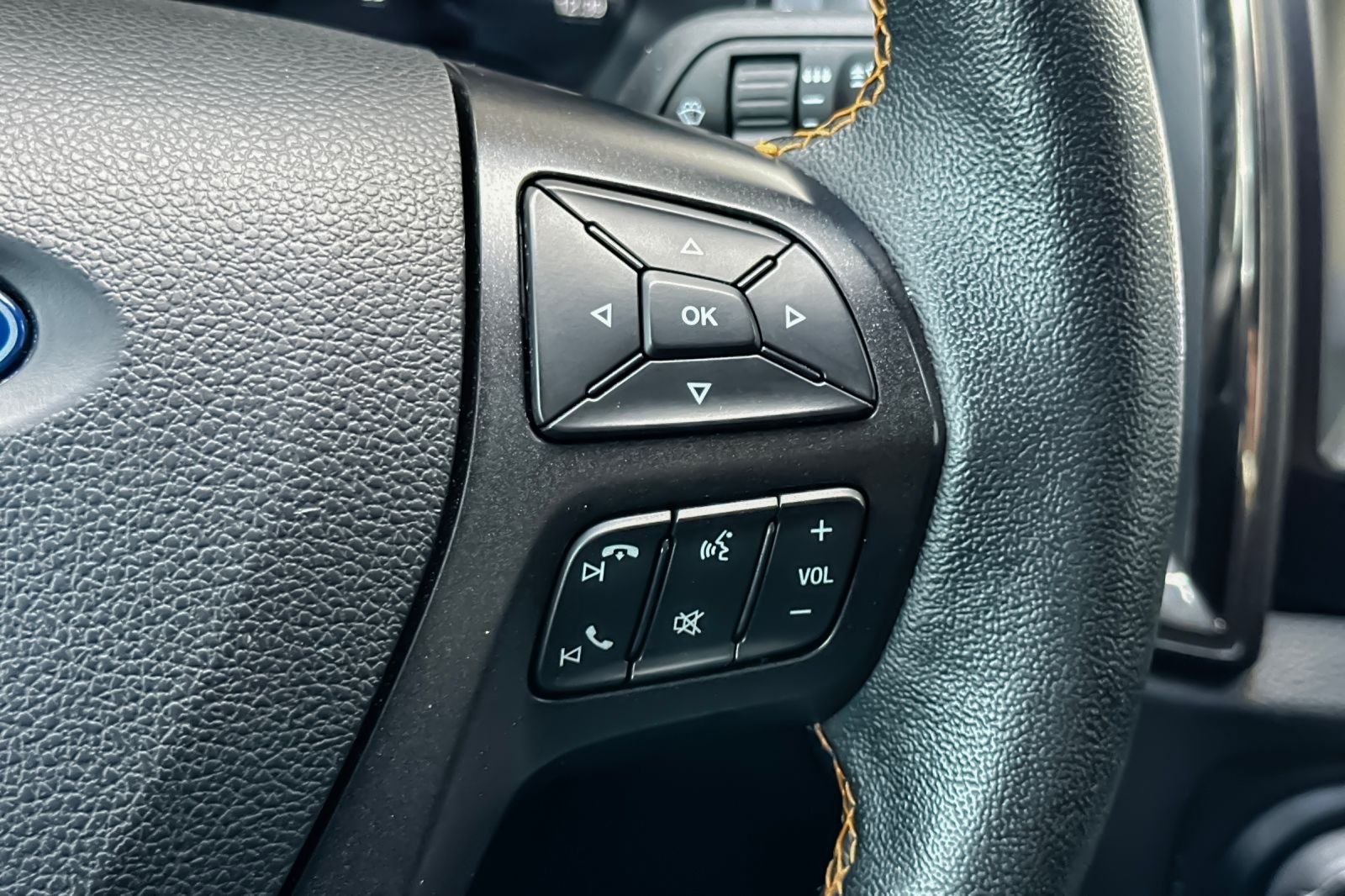 Used 2022  Ford Lariat image 31
