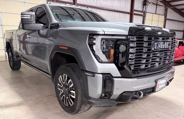 Used 2025 Silver GMC Denali Ultimate image 1