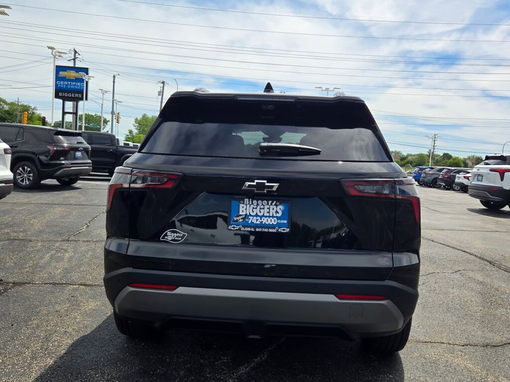 New 2026 Mosaic Black Metallic Chevrolet LT image 9