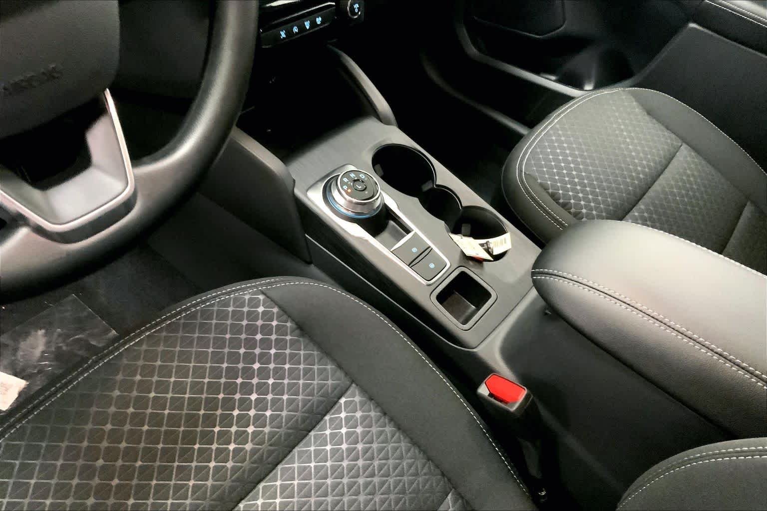 New 2026 Oxford White Ford Active® image 6
