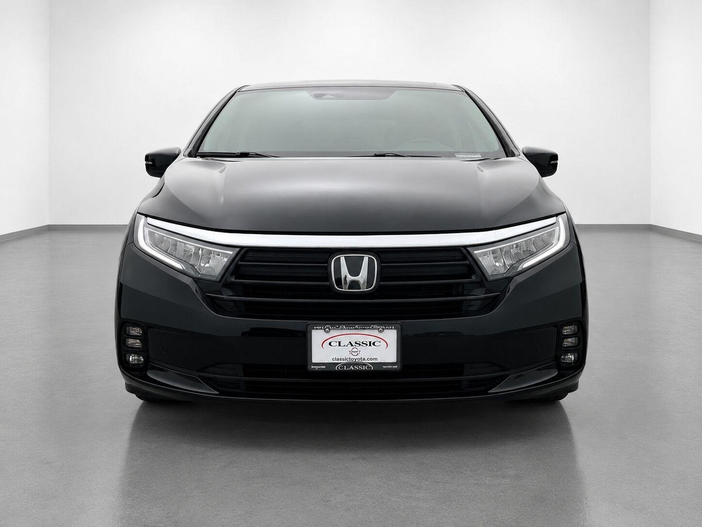 Used 2023 Crystal Black Pearl Honda Touring image 8