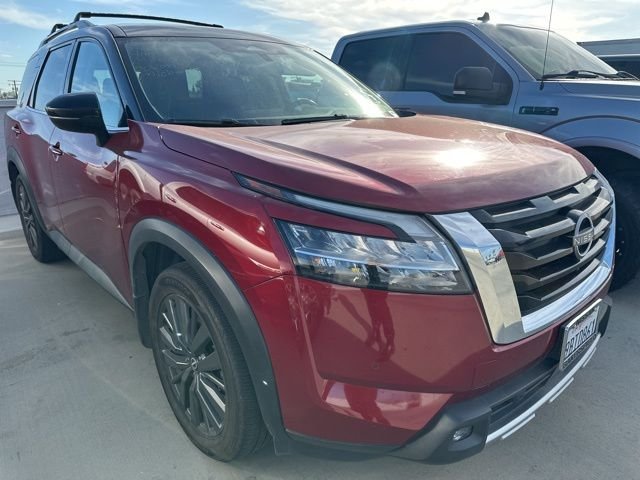 2022 Nissan Pathfinder SL