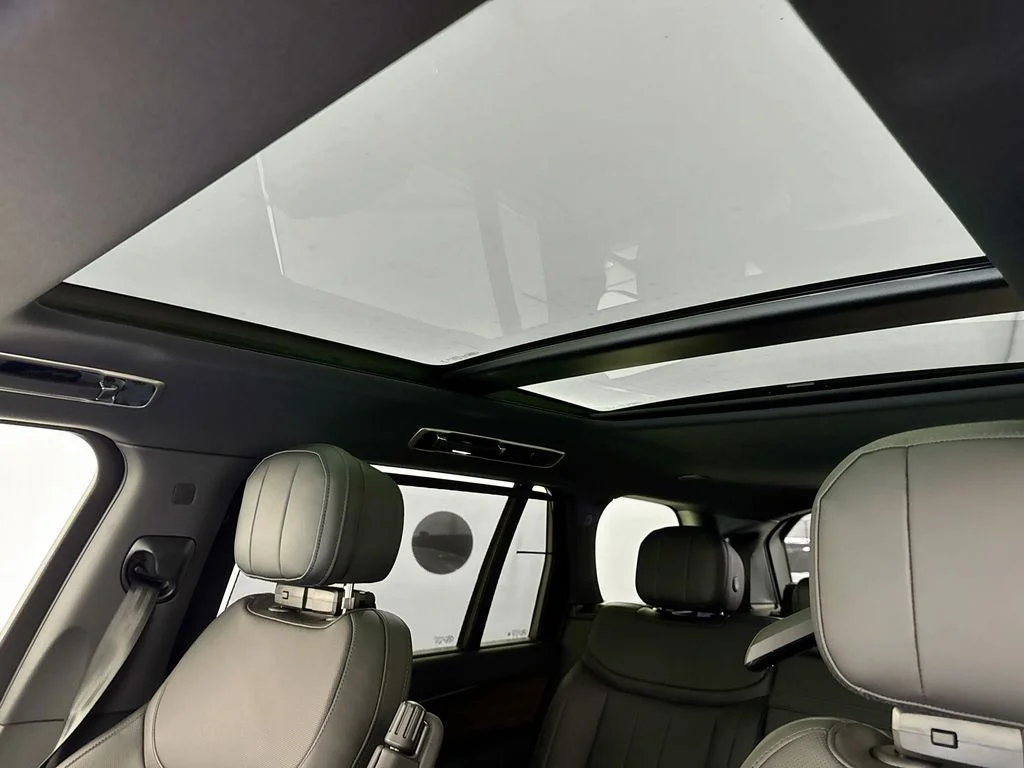 New 2026 British Racing Green Land Rover SE image 22
