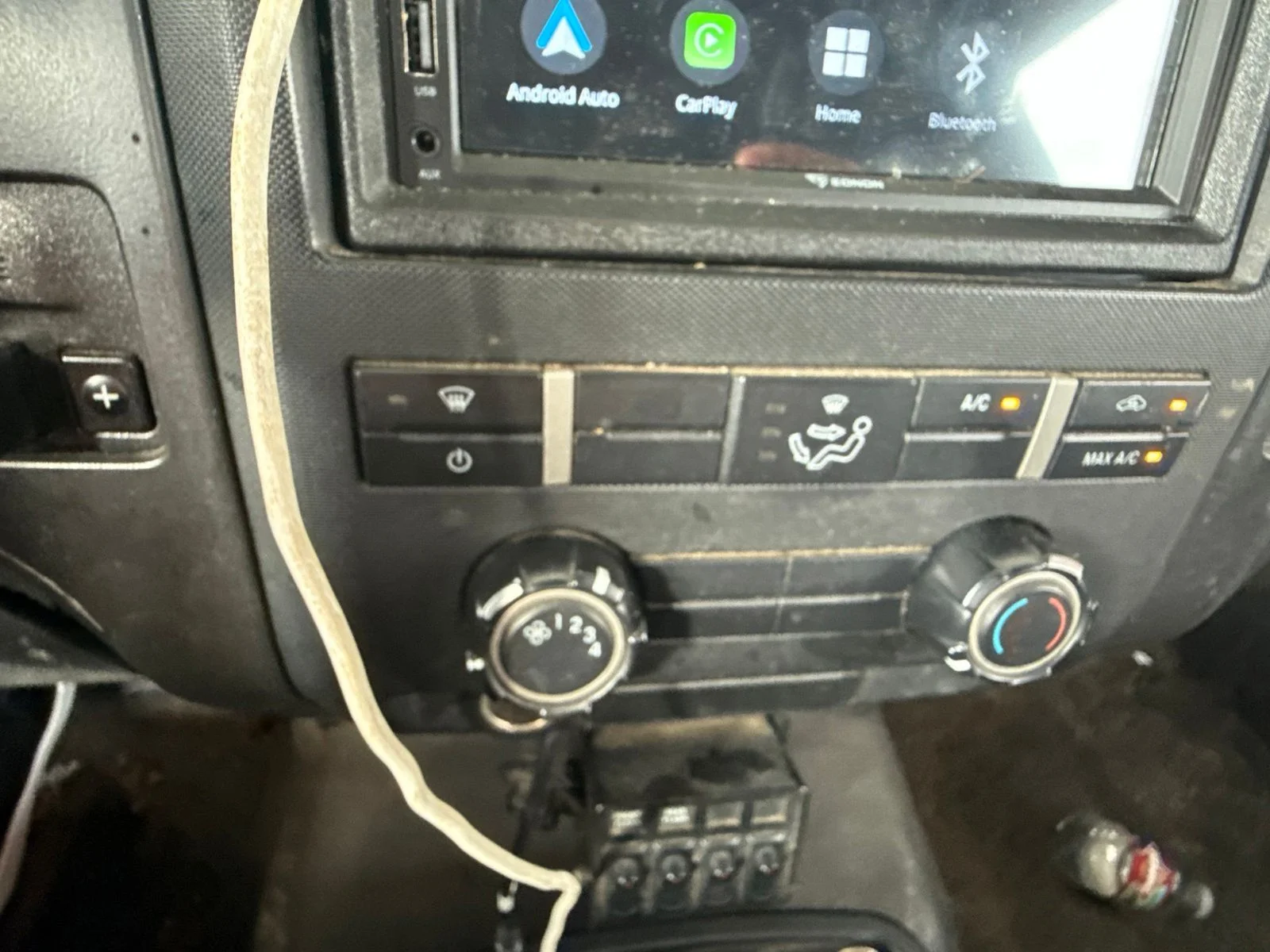 Used 2014 White Ford XL image 22