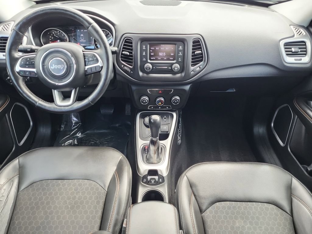 Used 2018 Green Jeep Latitude image 12