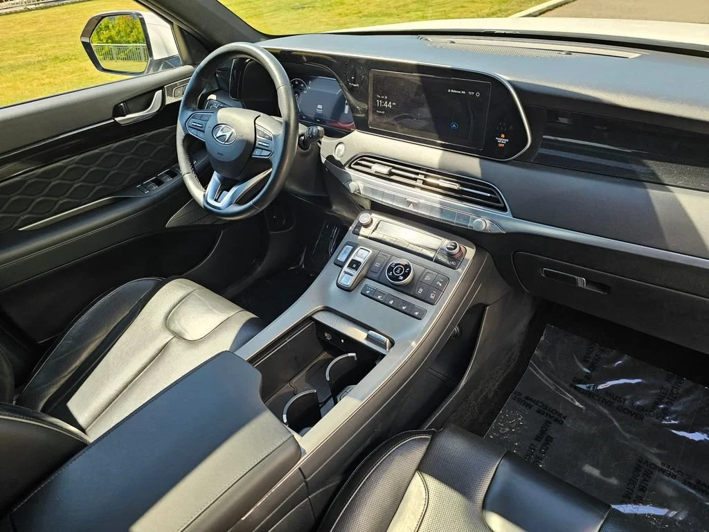 Used 2020 White Hyundai Limited image 10