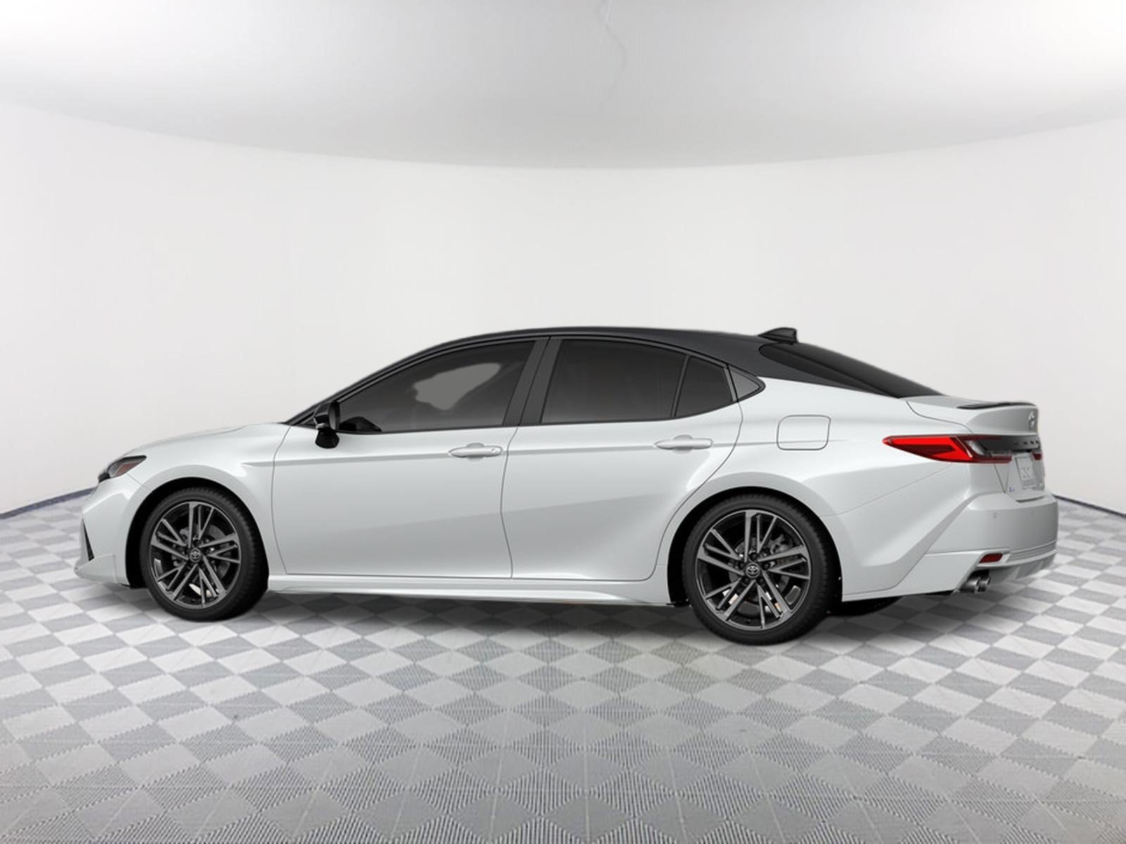 New 2026 Wind Chill Pearl with Midnight Black Metallic roof Toyota XSE image 5