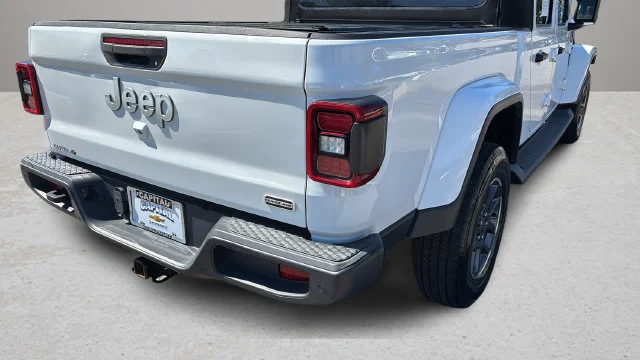 Used 2020 White Jeep Overland image 40