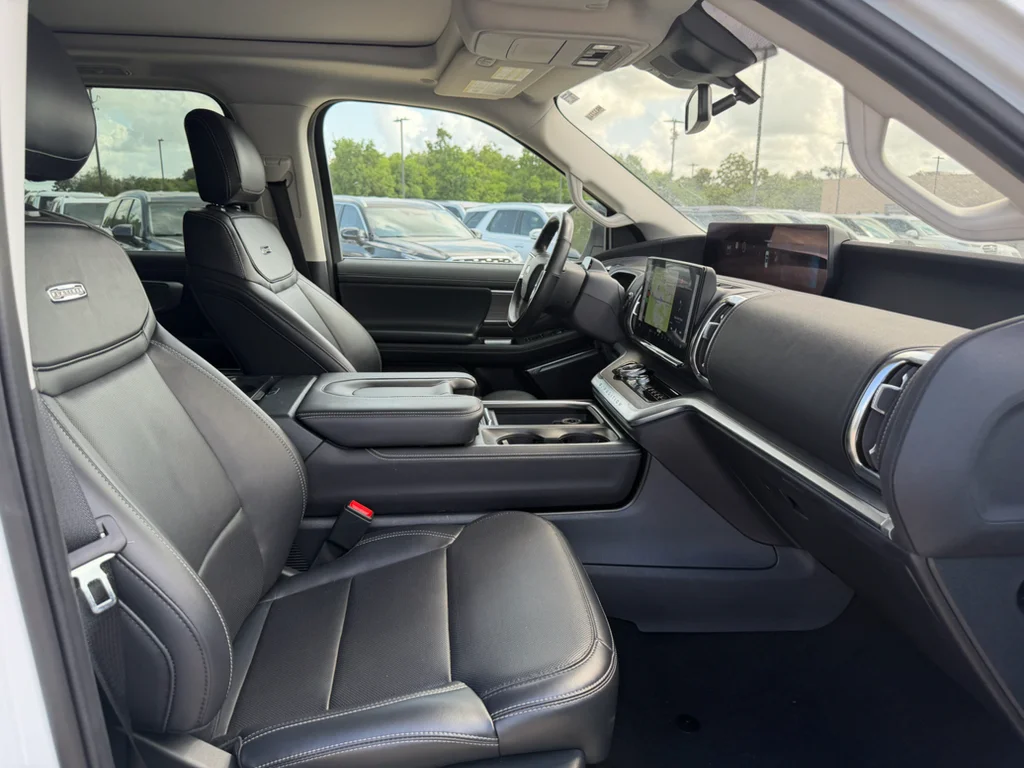 Used 2025 Oxford White Ford Platinum image 11