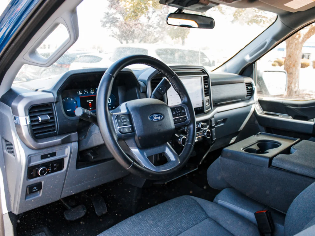 Used 2025 Blue Ford XLT image 8