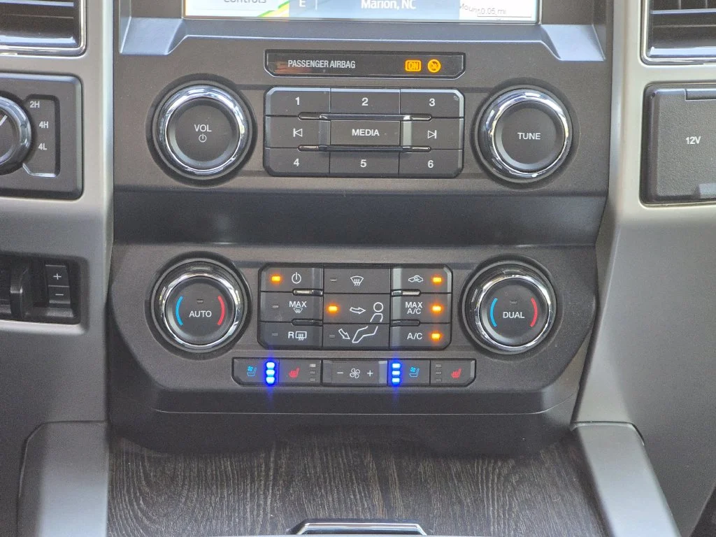 Used 2021 White Ford Lariat image 34