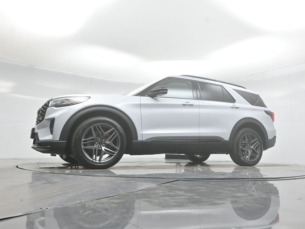 New 2026 Space White Metallic Ford ST image 50