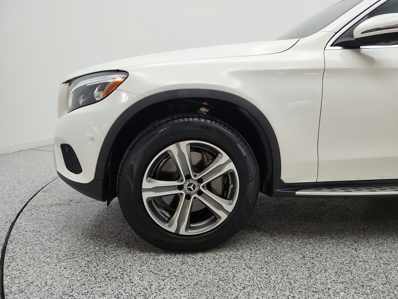 Used 2019 Polar White Mercedes-Benz GLC 300 4MATIC® SUV image 22