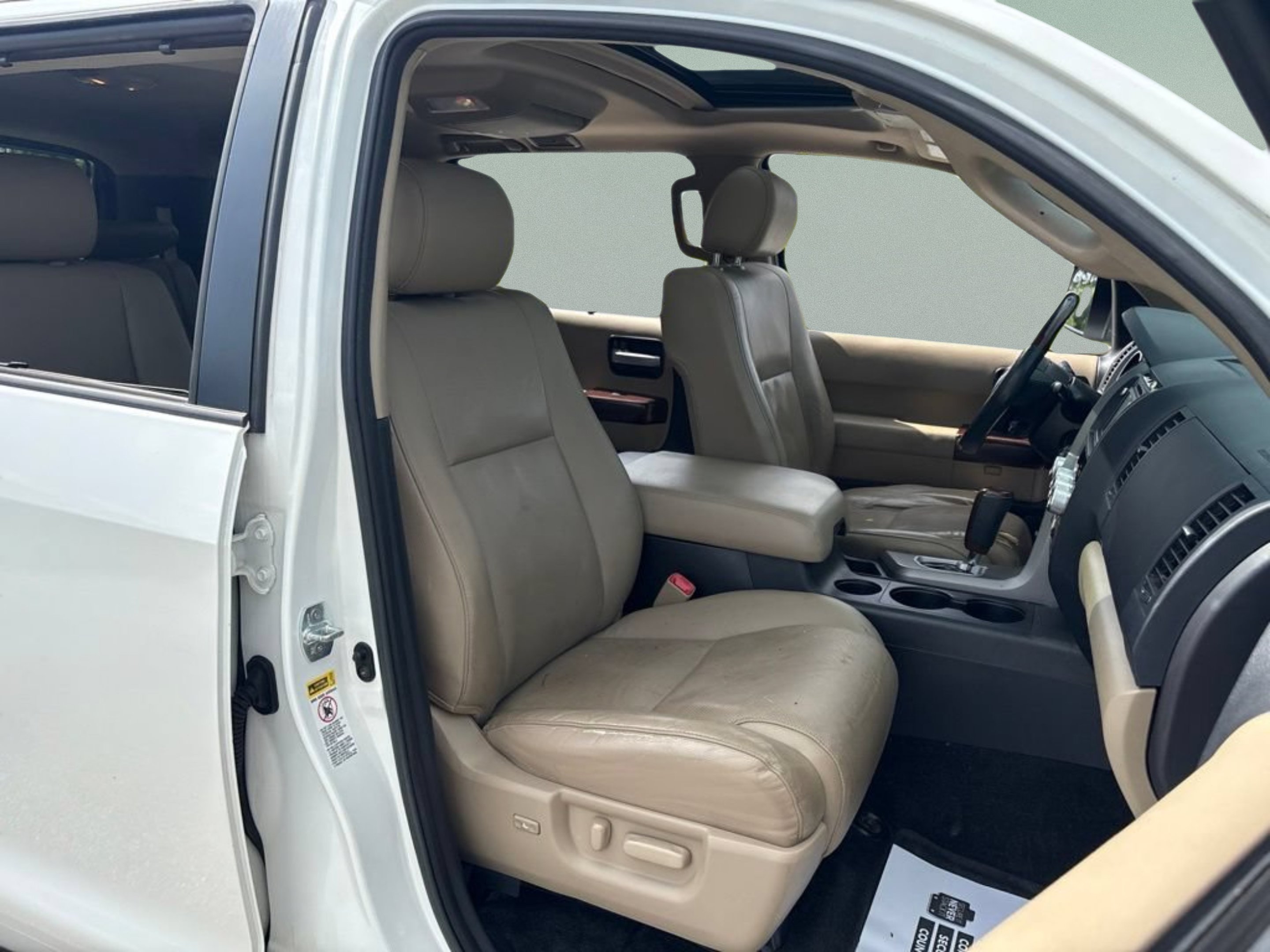 Used 2016 Blizzard Pearl Toyota Platinum image 41