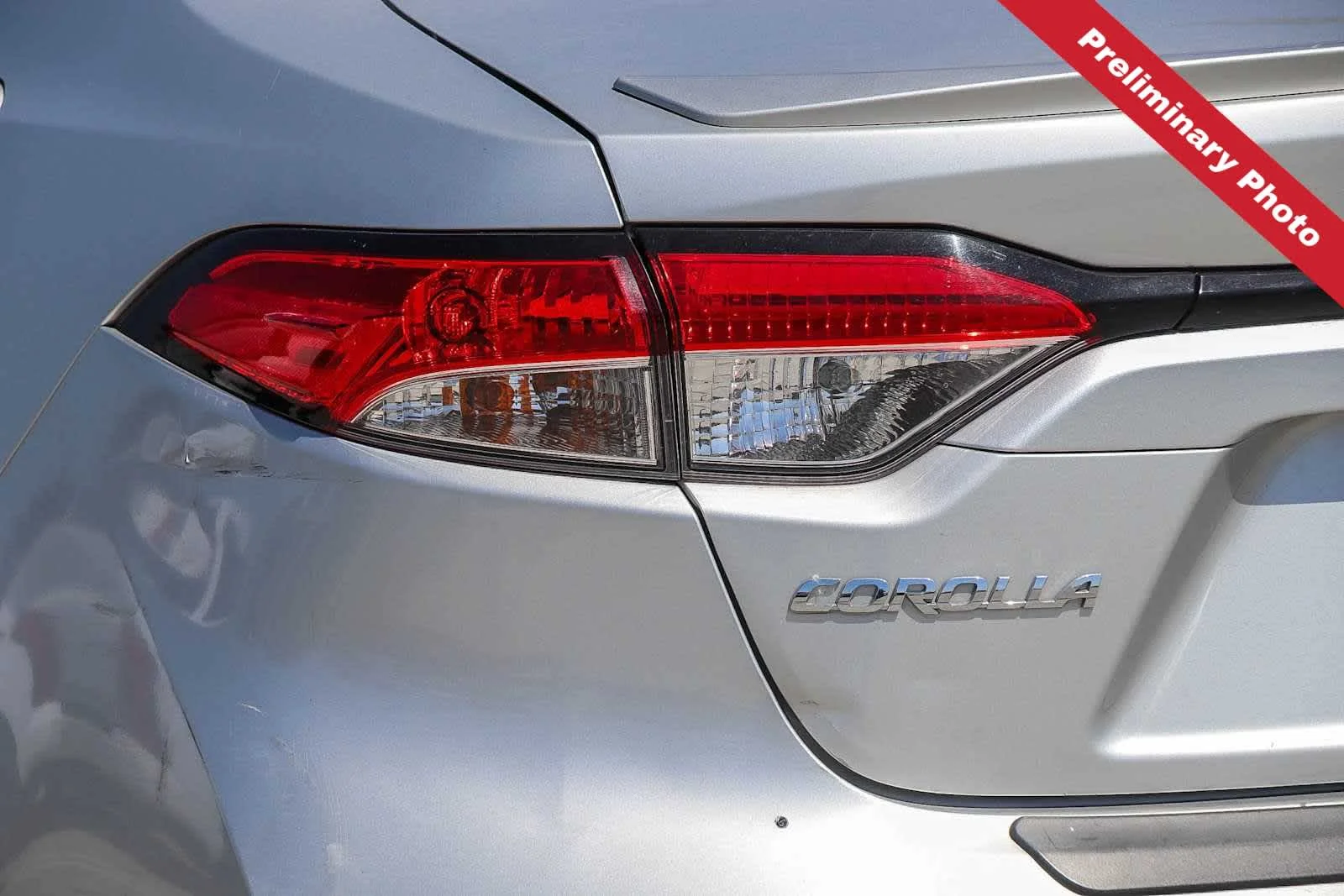 Used 2020 Classic Silver Metallic Toyota SE image 9