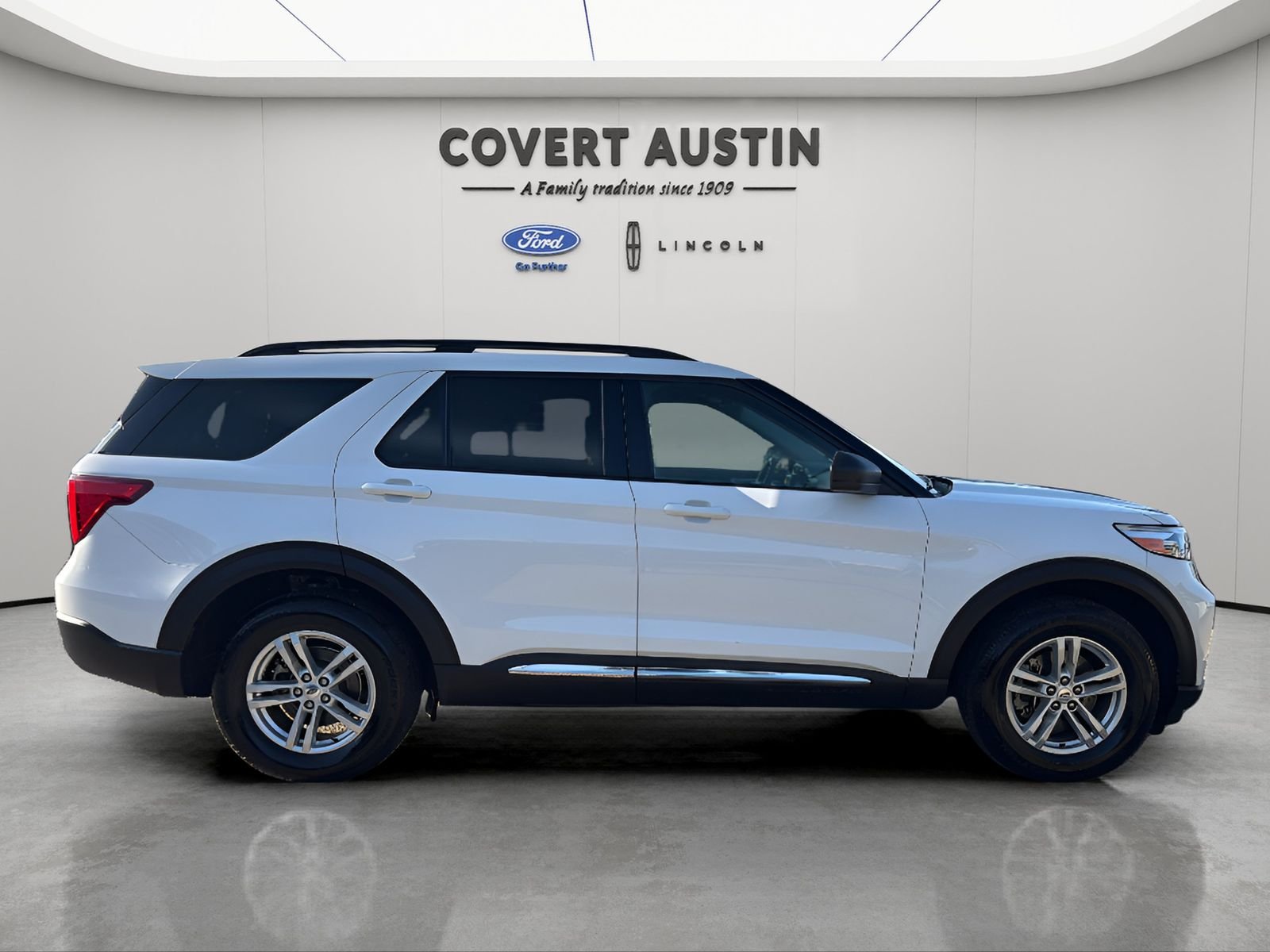 Used 2023 White Ford XLT image 5