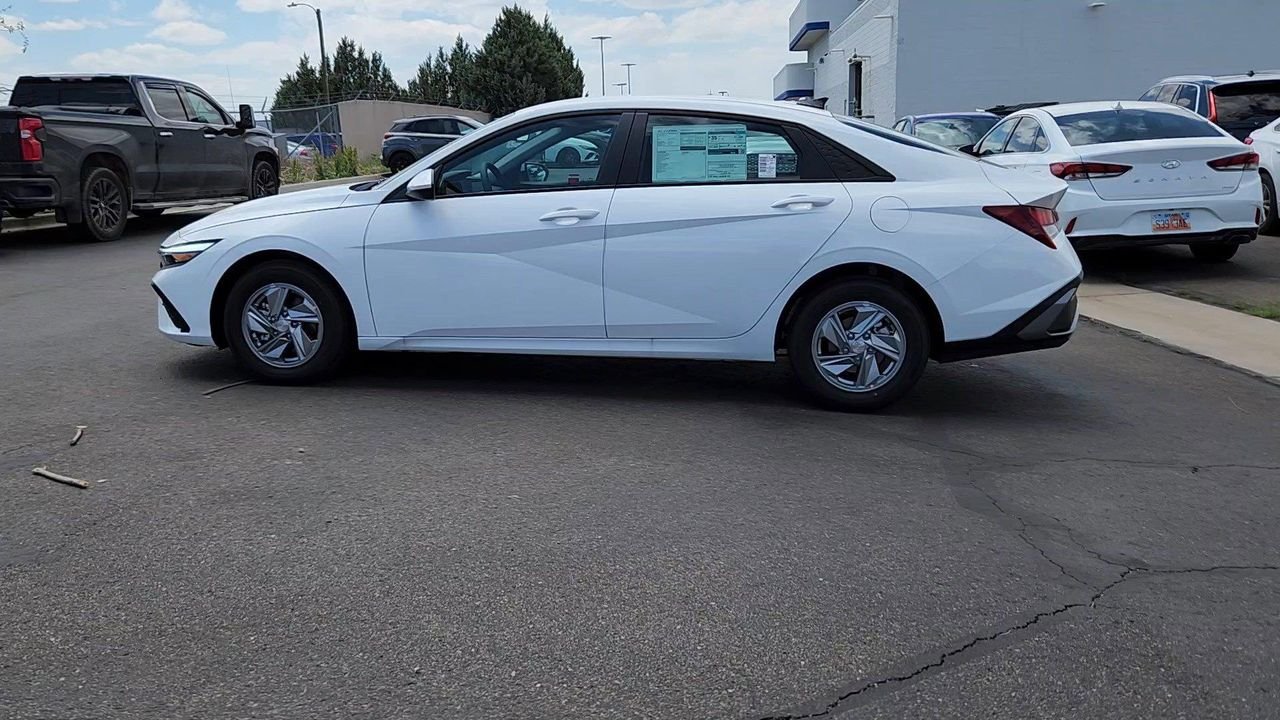 New 2026 Serenity White Hyundai SE image 2