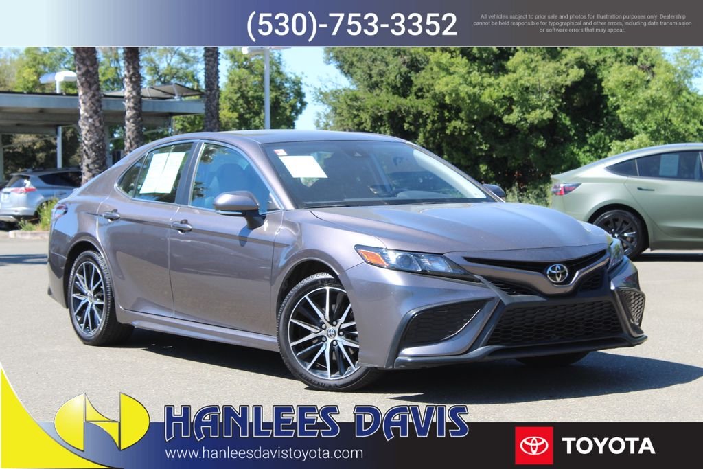 2022 Toyota Camry SE