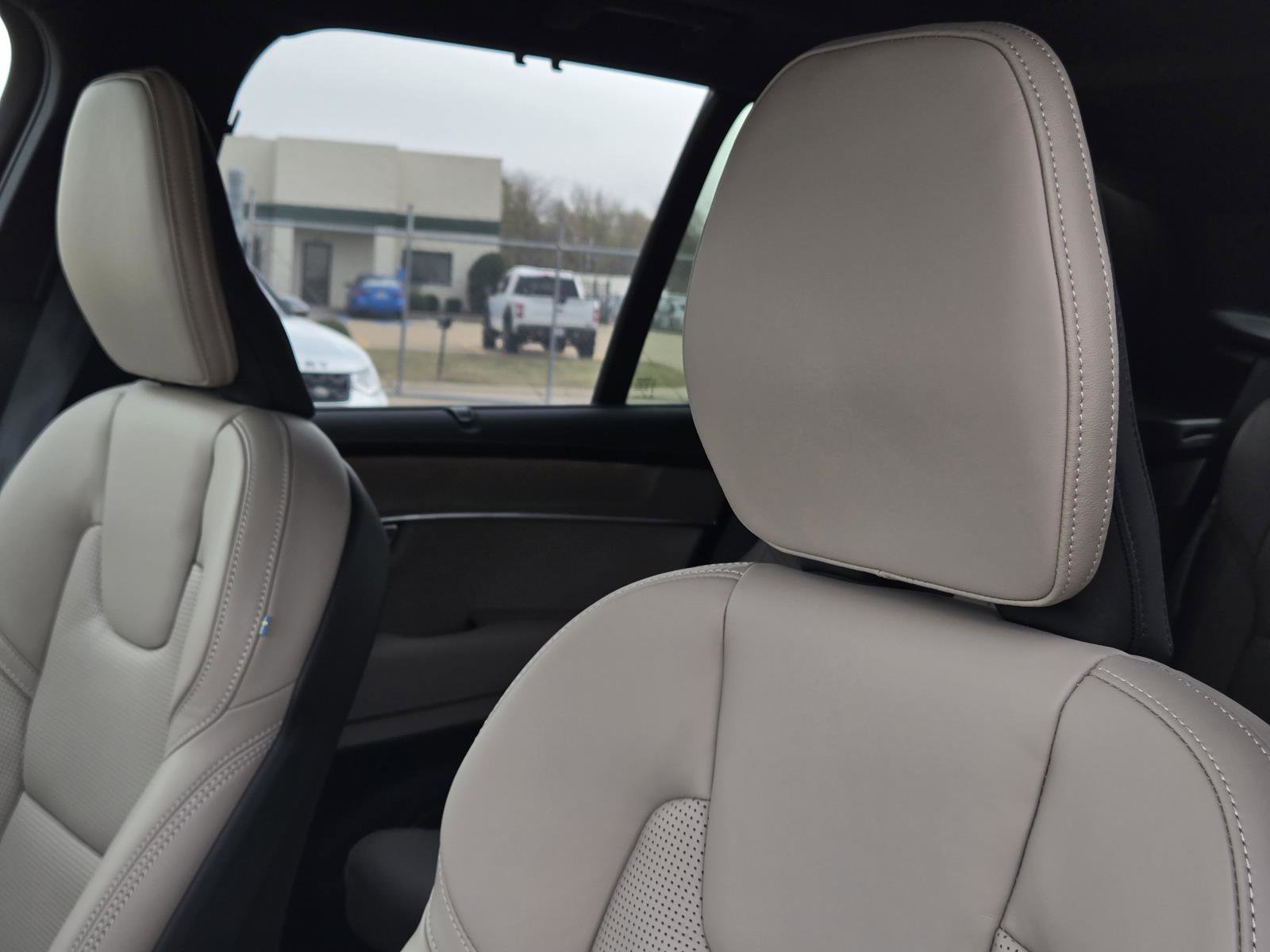 2026 Volvo XC90 Ultra - Photo 23