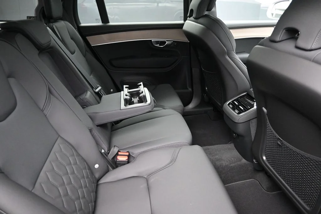 Used 2026 Aurora Silver Volvo Core image 17