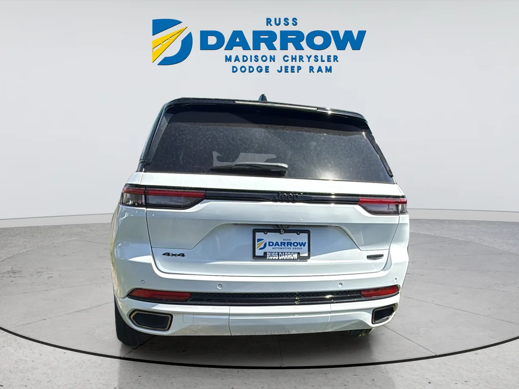 New 2025 Bright White Clear-Coat Exterior Paint Jeep Summit Reserve image 7