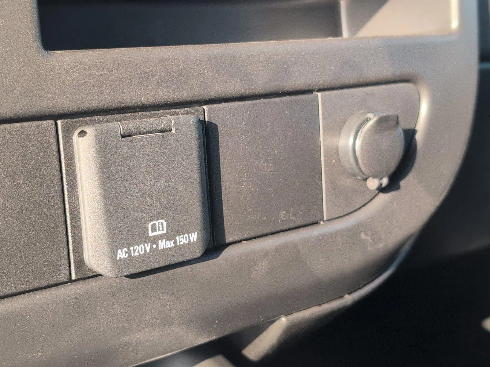 New 2026 Summit White GMC Work Van image 22