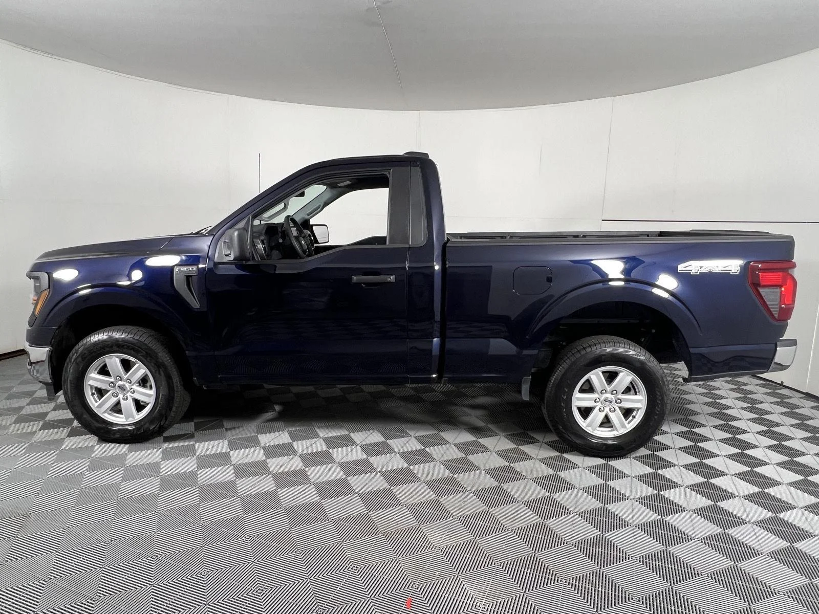 Used 2025 Antimatter Blue Ford XL image 8