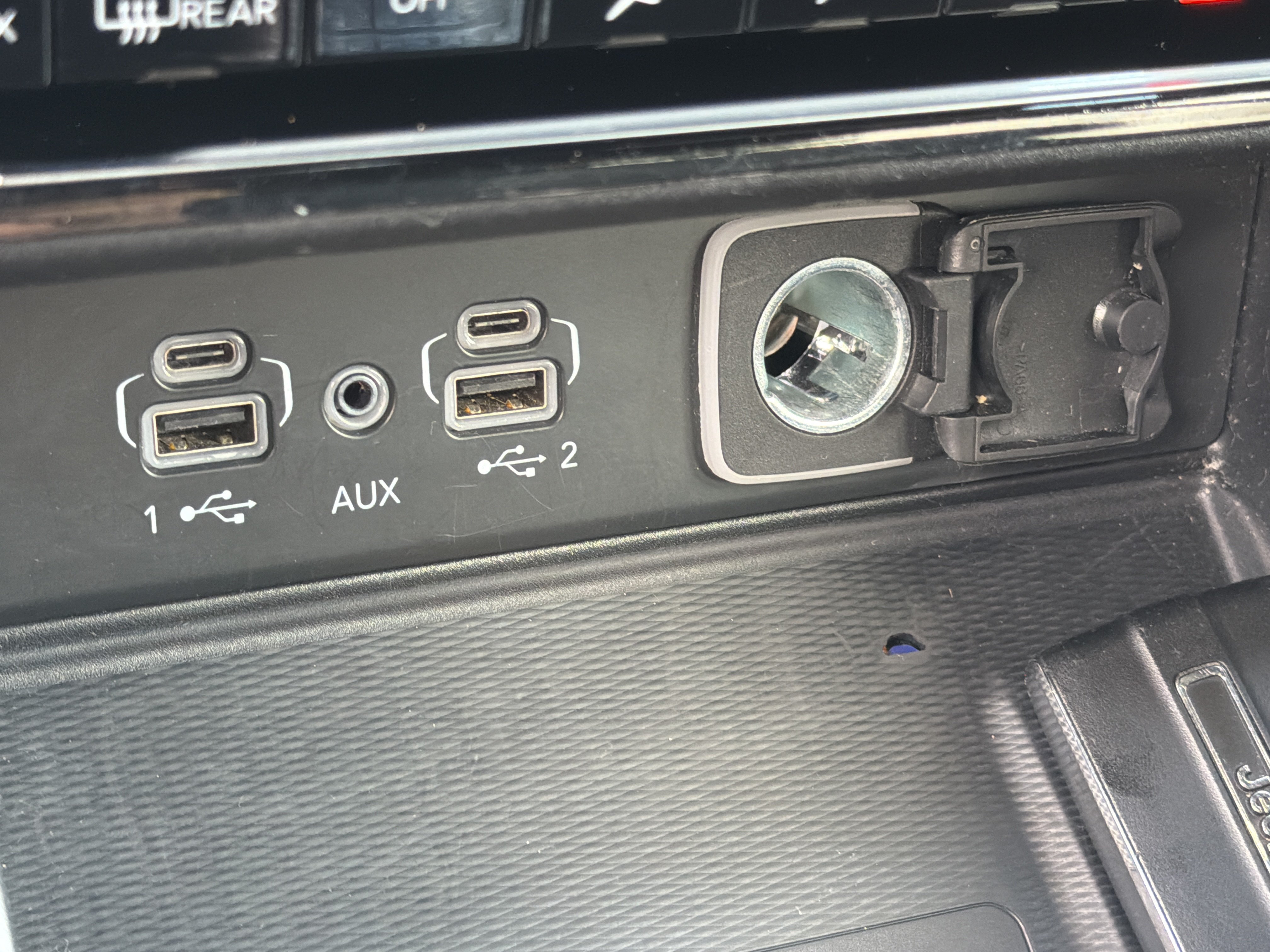 Used 2023 Bright White Clearcoat Jeep Altitude image 34