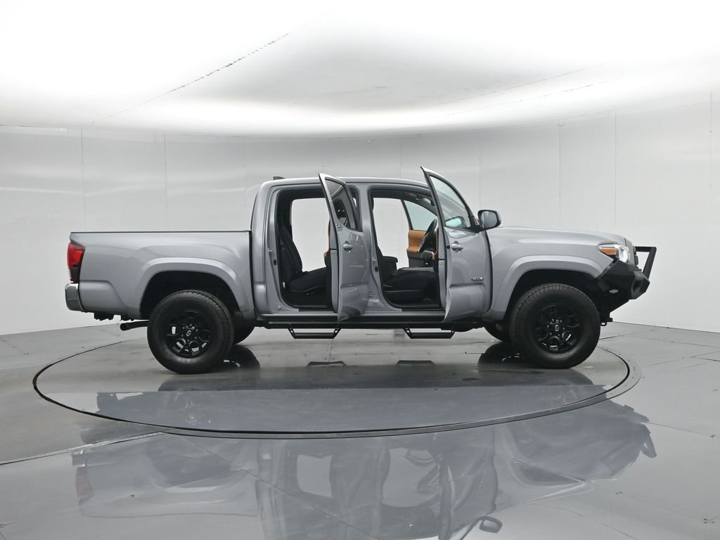 Used 2019 Gray Toyota SR5 image 34
