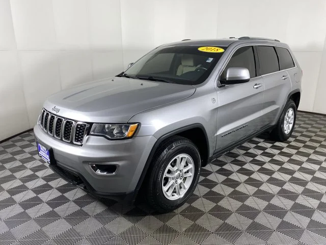 Used 2018 Silver Jeep Laredo E image 10