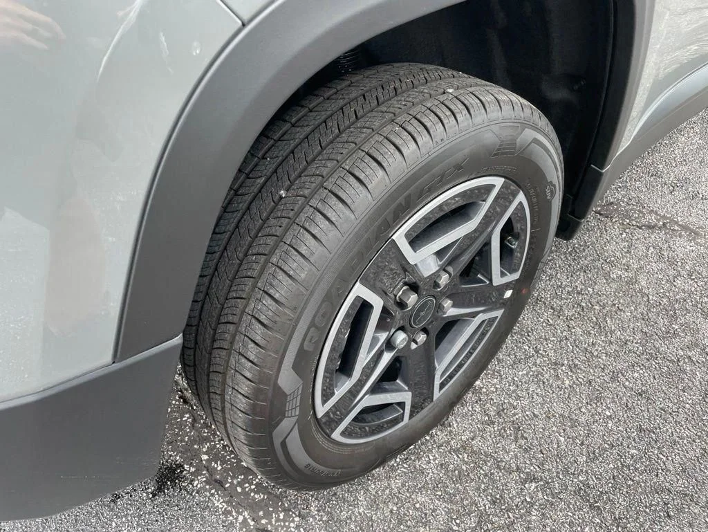 New 2026 Sting-Gray Clear-Coat Exterior Paint Jeep Laredo image 36
