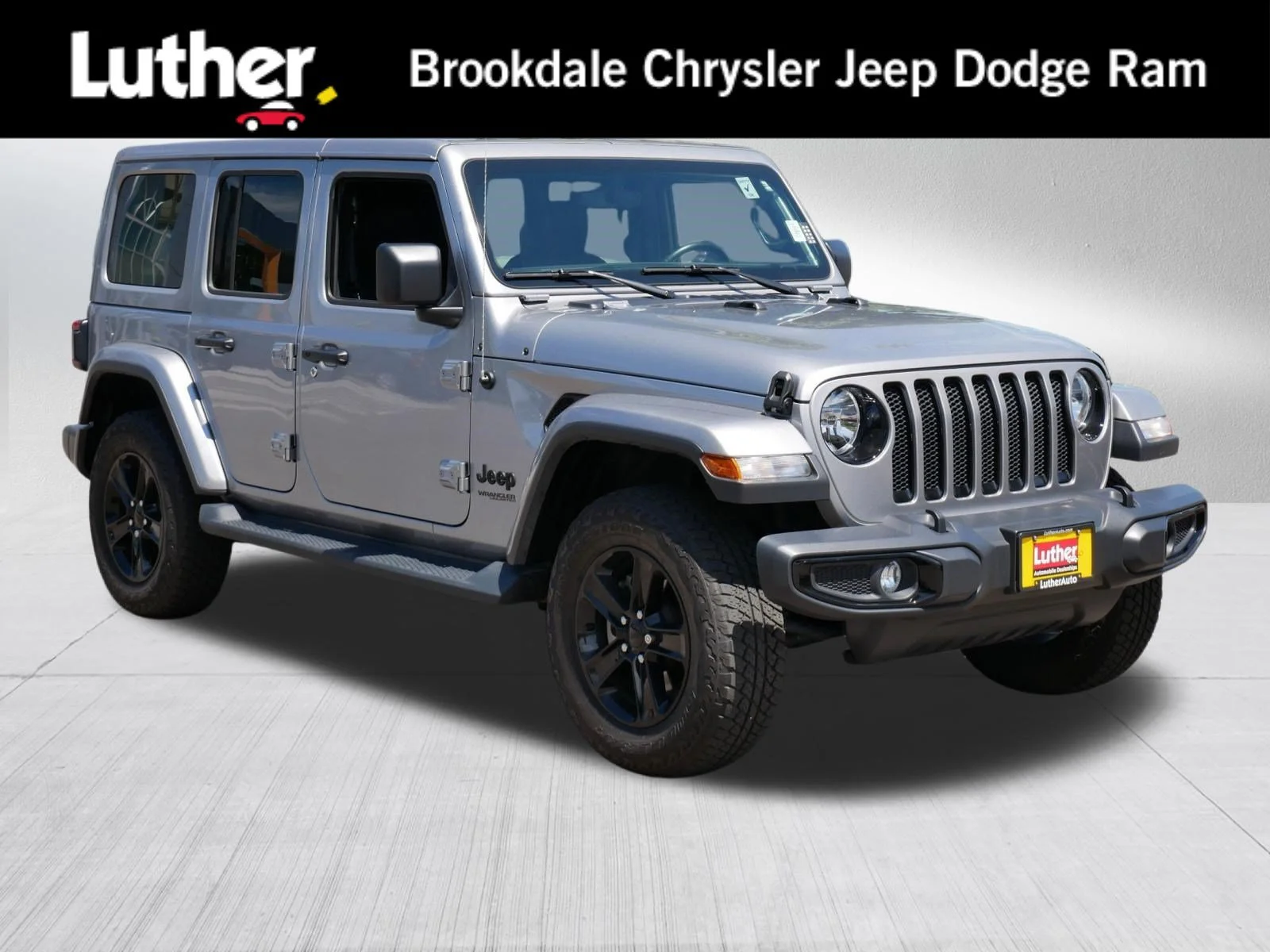 Used 2021 Billet Silver Metallic Clearcoat Jeep Unlimited Sahara Altitude image 1
