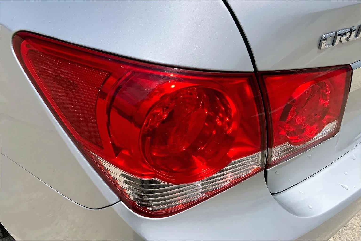 Used 2013 Silver Ice Metallic Chevrolet LT image 27