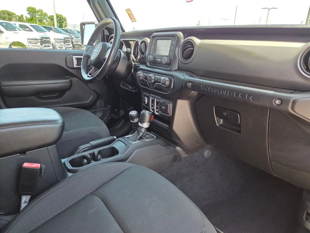 Used 2021 Black Clearcoat Jeep Sport S image 14