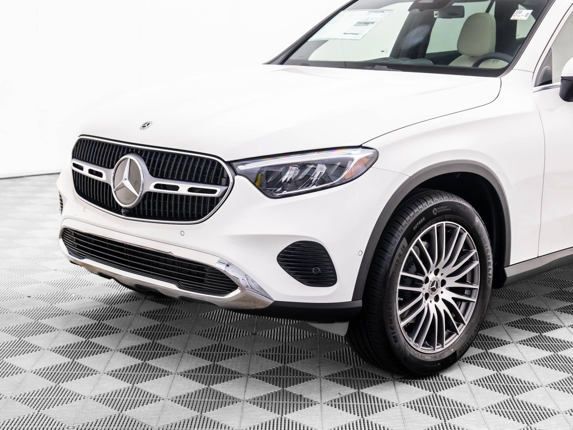 New 2026 Polar White Mercedes-Benz GLC 300 image 69