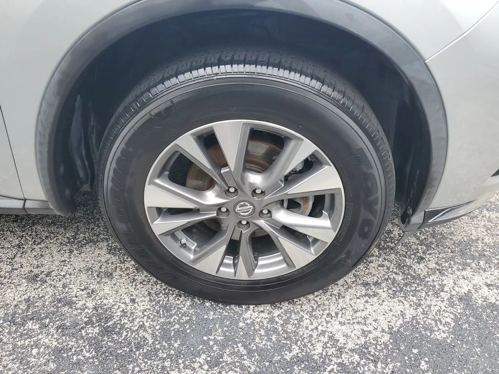 Used 2017 Silver Nissan SV image 7