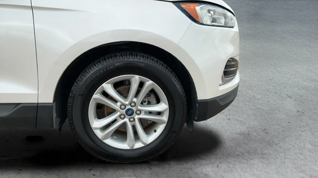 Used 2019 White Ford SEL image 25