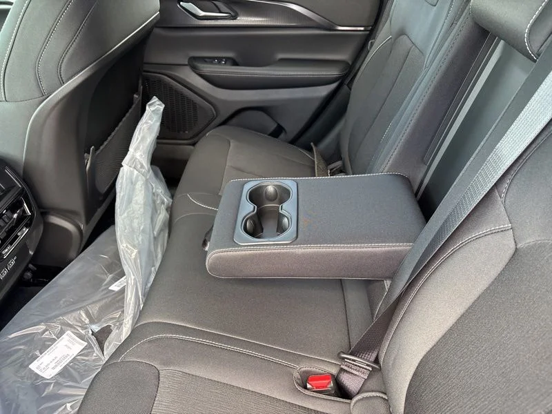 New 2026 Bright White Clear-Coat Exterior Paint Jeep Laredo image 16