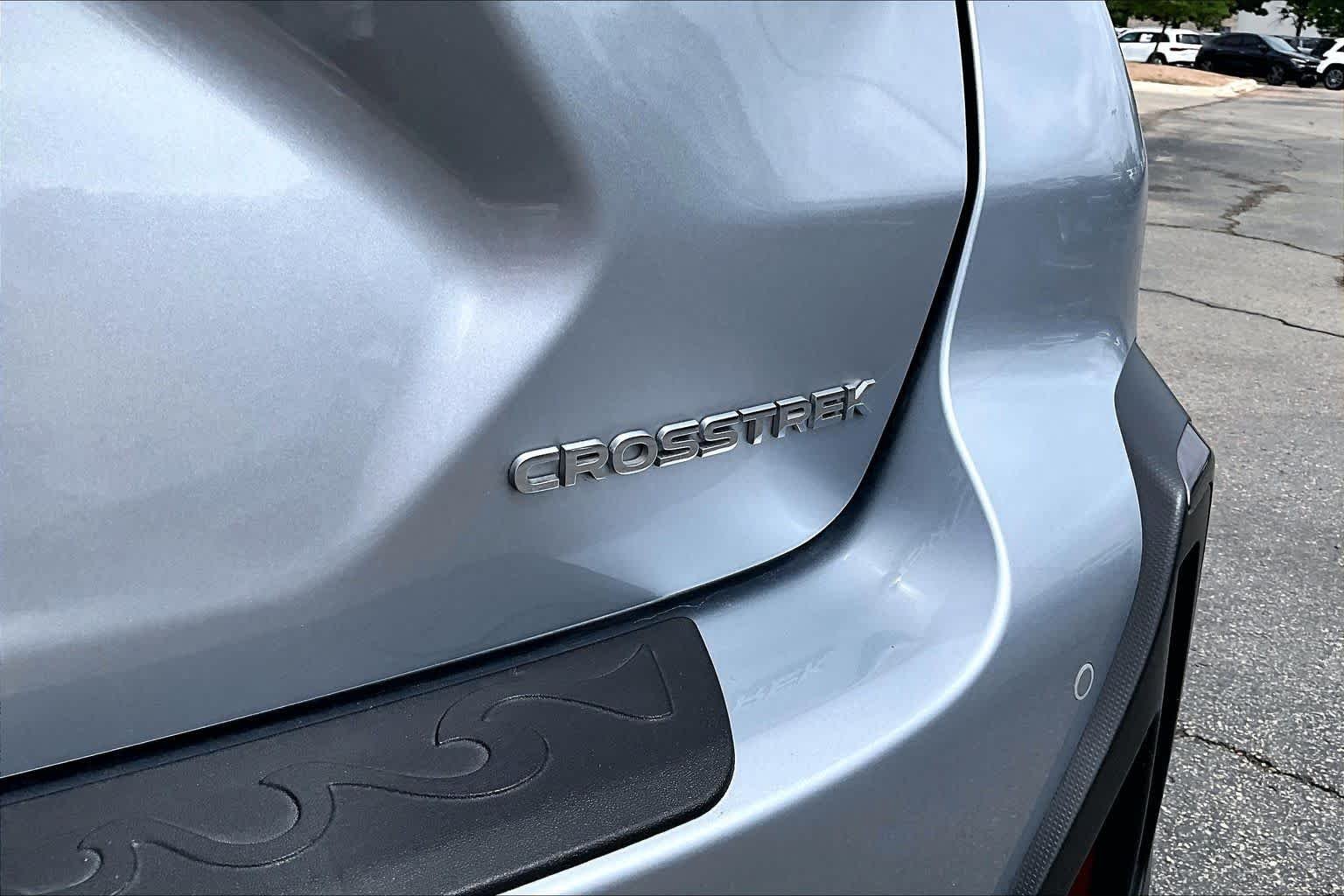 Used 2025 Ice Silver Metallic Subaru Limited image 10
