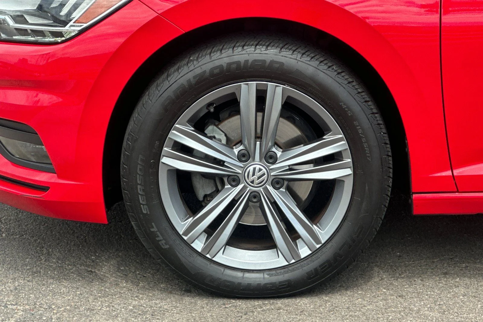 Used 2019 Red Volkswagen R-Line image 25
