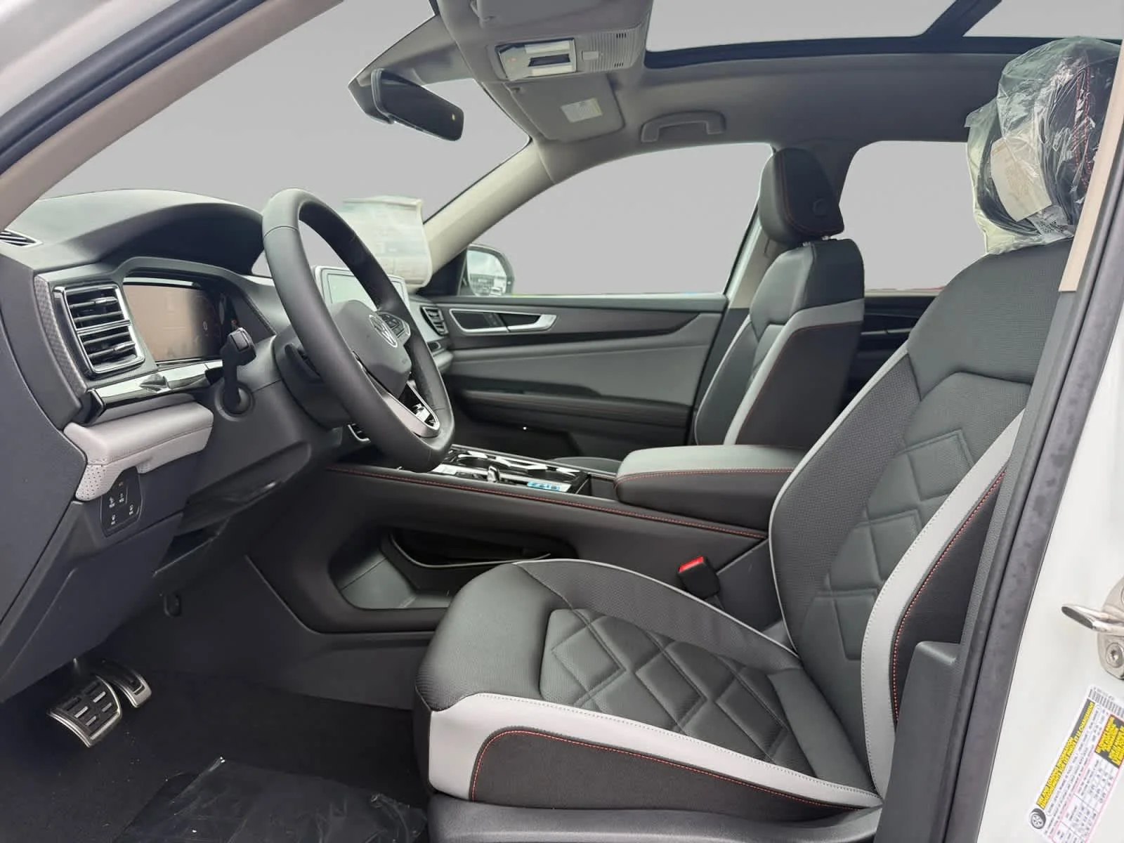 New 2026 Opal White Pearl Volkswagen 2.0T Peak Edition image 11