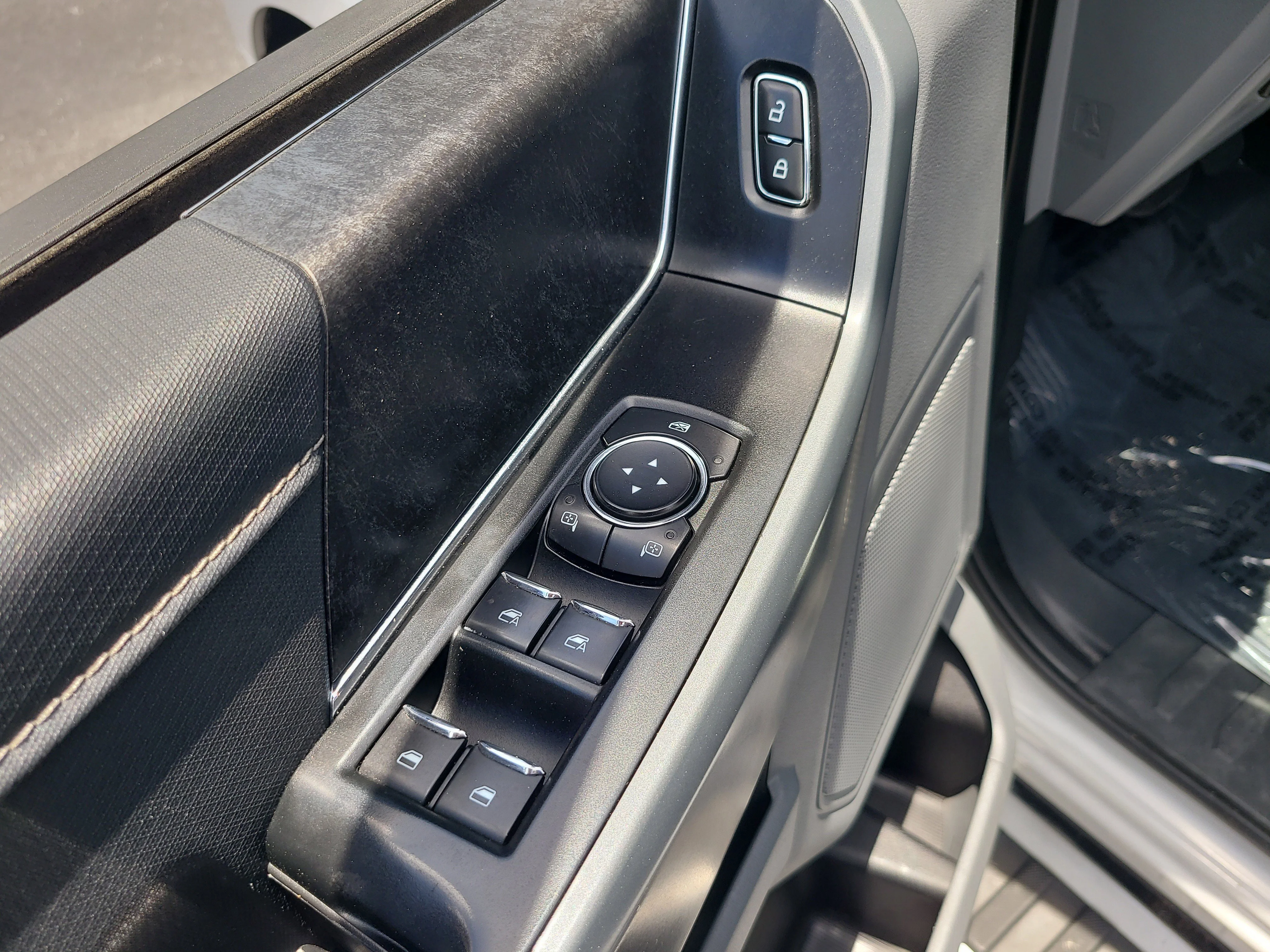 Used 2022 Oxford White Ford XLT image 17