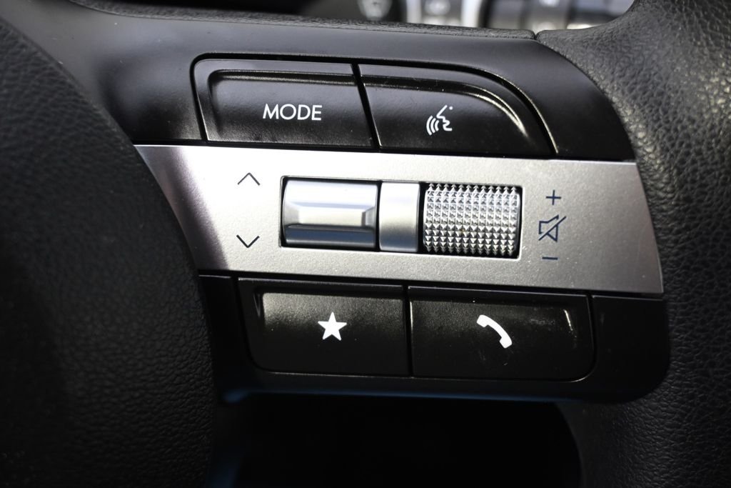 Certified Used 2025 Phantom Black Hyundai SE image 29