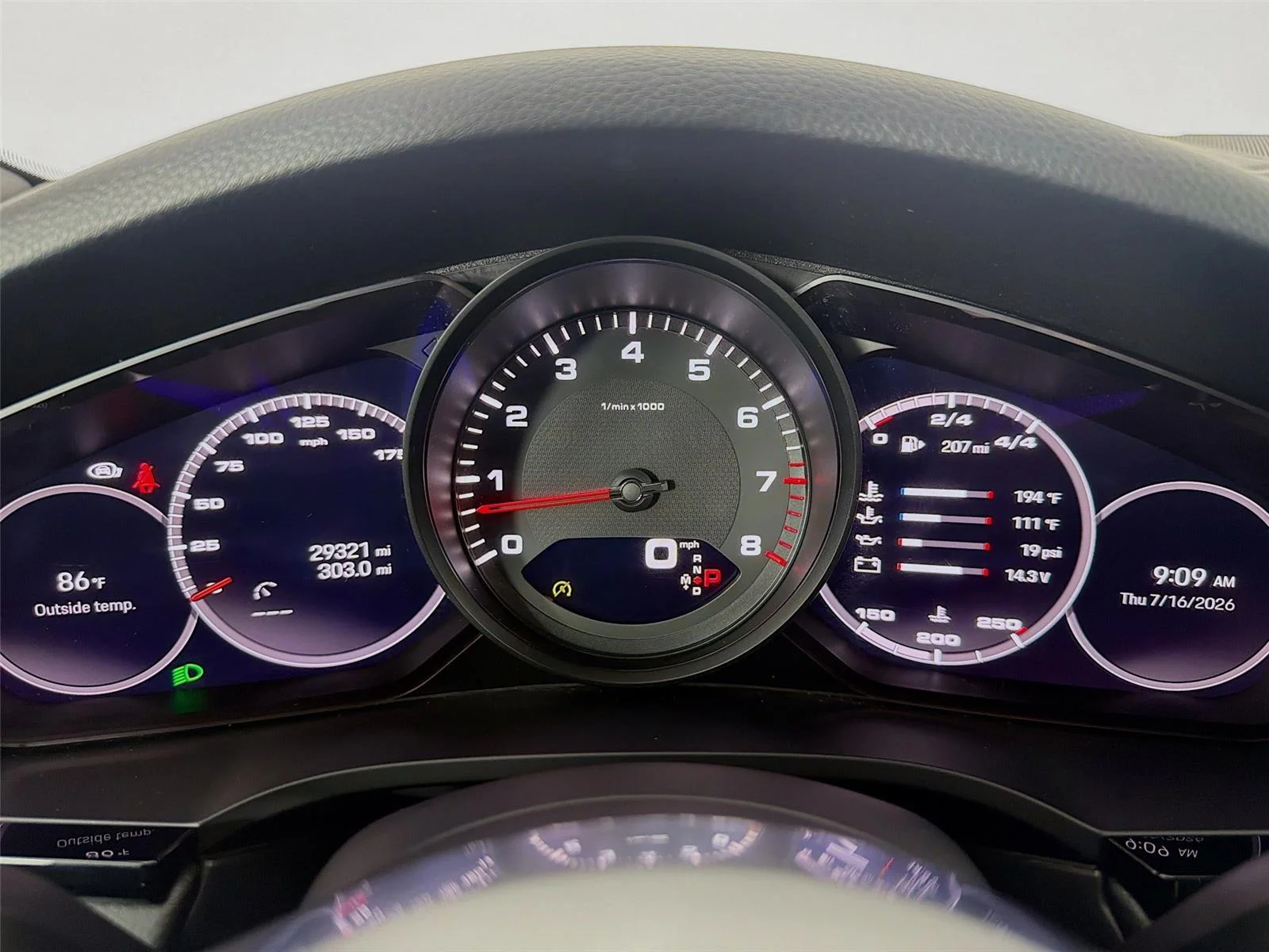 Used 2023  Porsche Base image 15