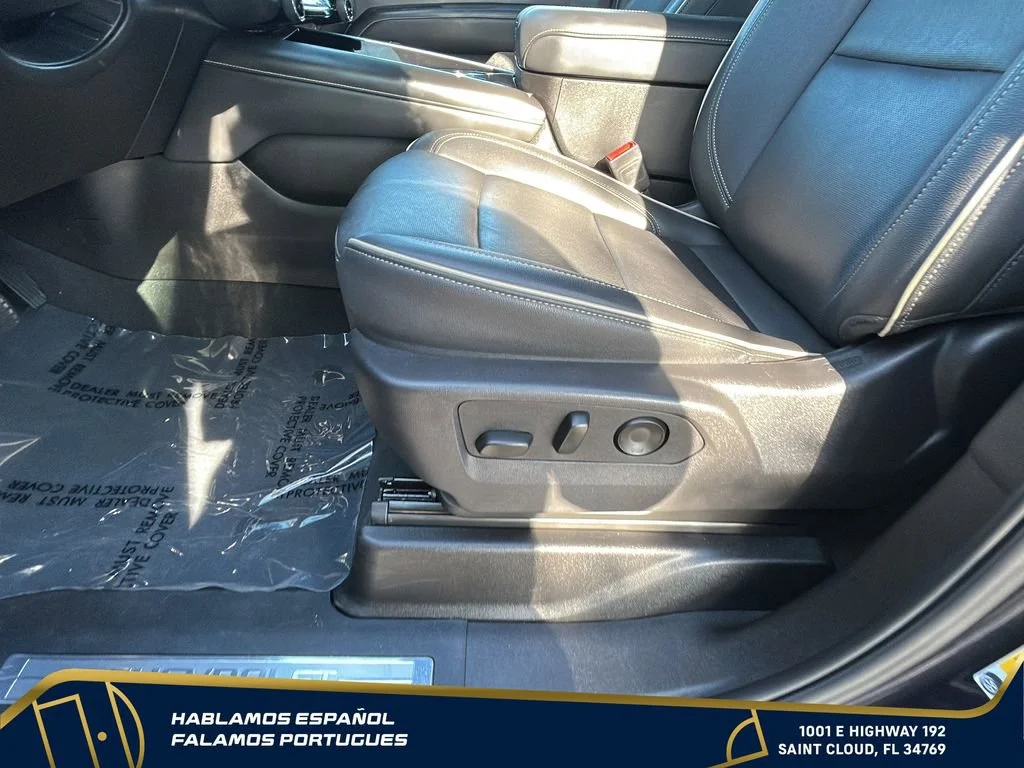Used 2025 Dark Ash Metallic Chevrolet Premier image 13