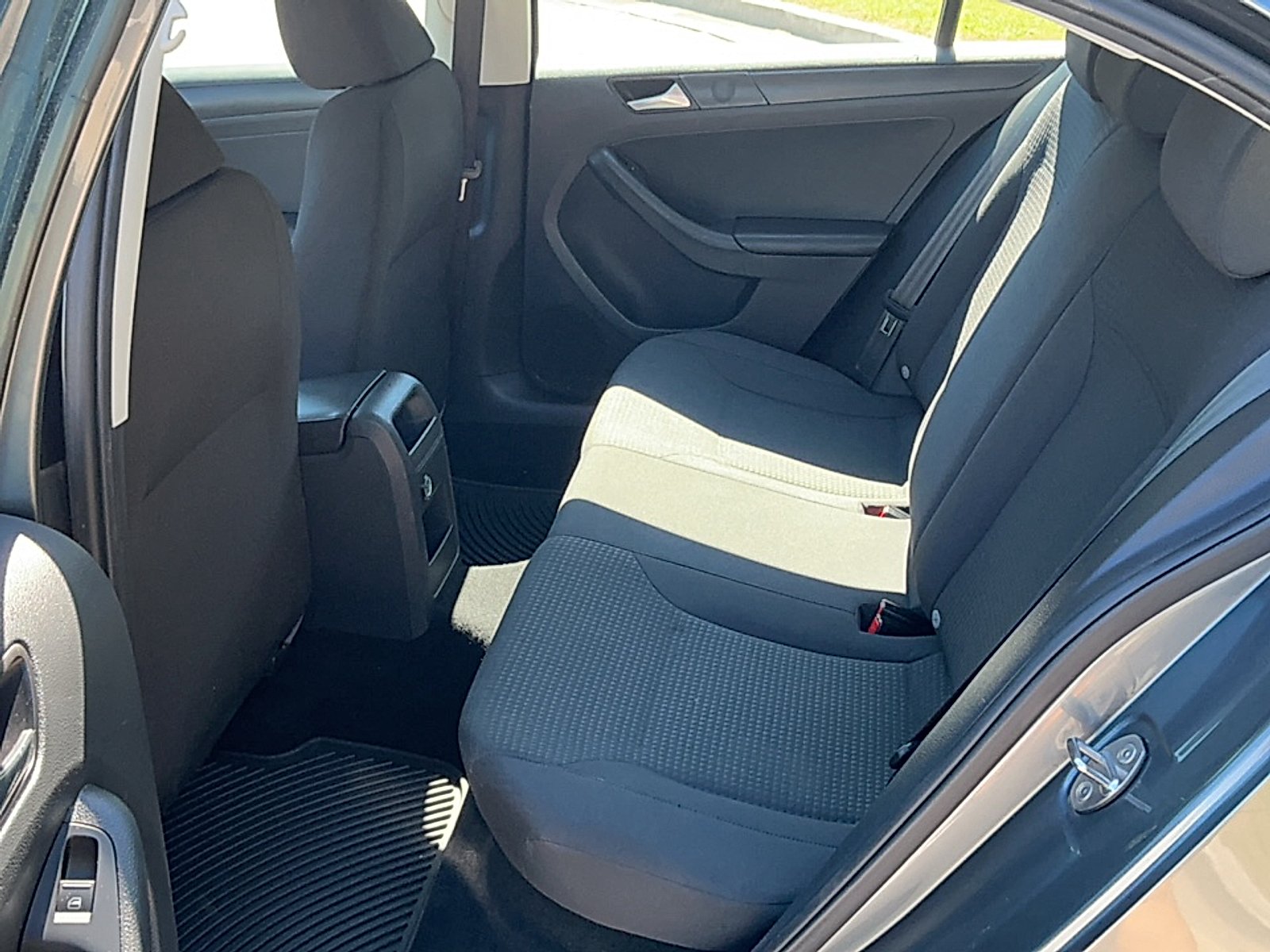 Used 2015 Platinum Gray Metallic Volkswagen 2.0L S image 13