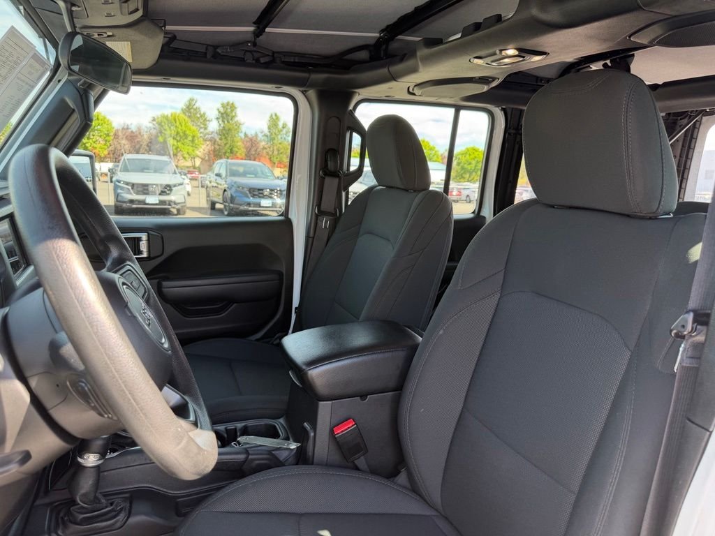 Used 2022 Bright White Clearcoat Jeep Unlimited Sport image 14